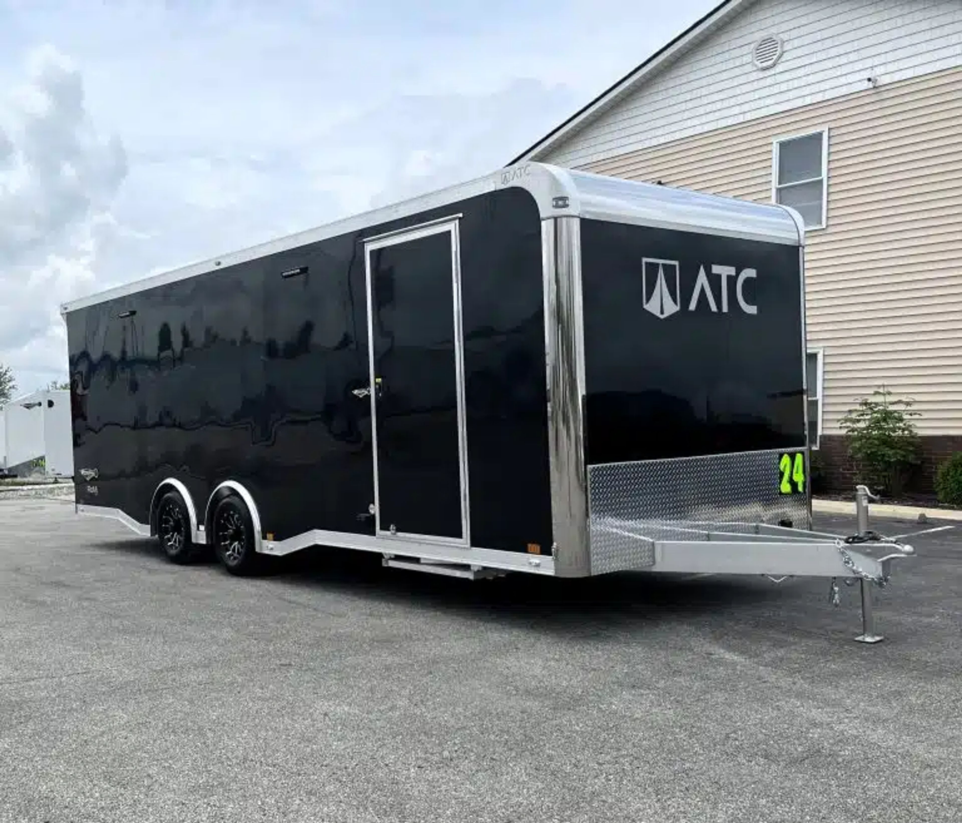 Enclosed ATC Car Trailer 2026 24ft. Aluminum ROM 450 w/Large Escape Door & — view 5