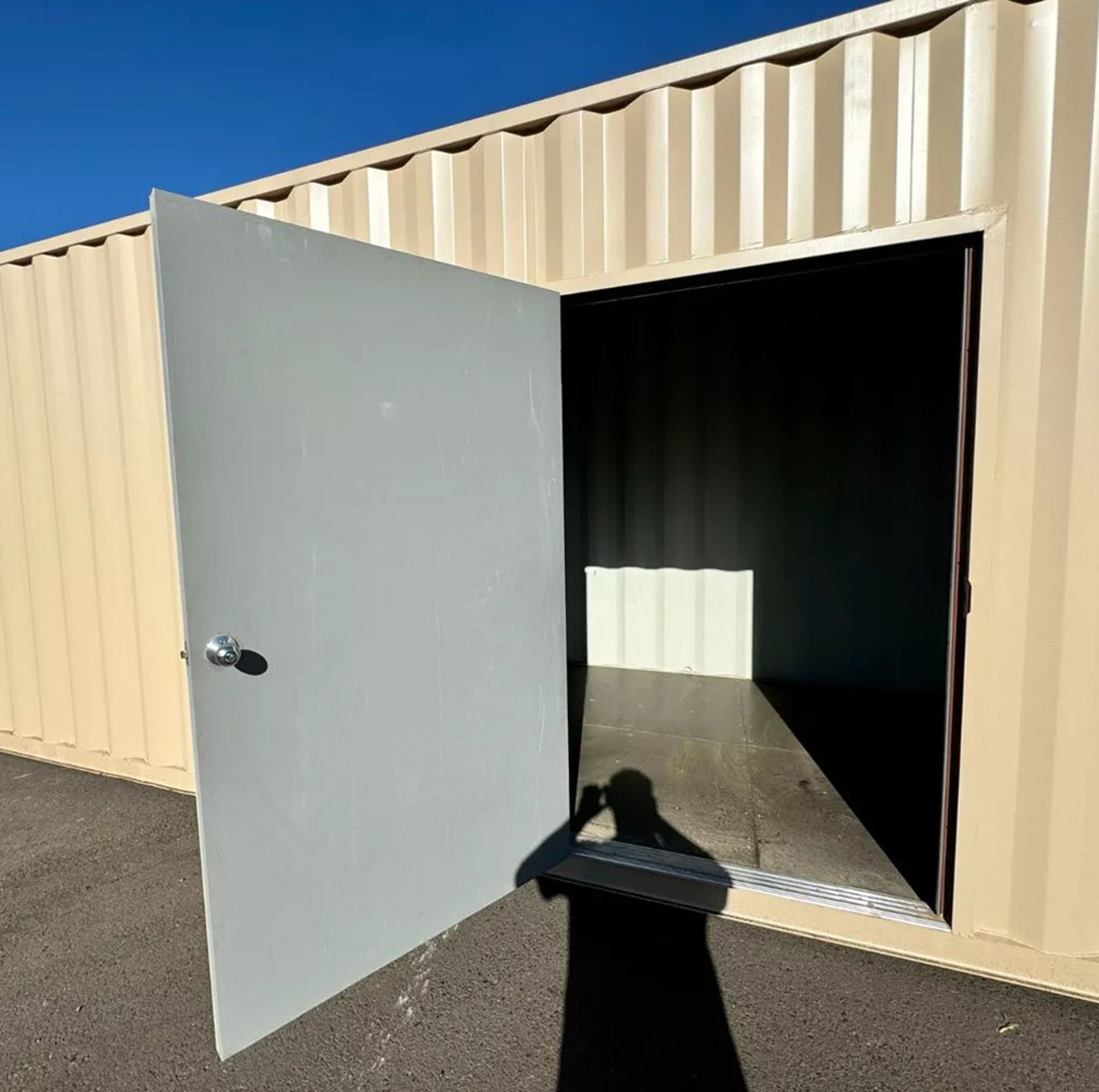40ft shipping container with man door — view 10