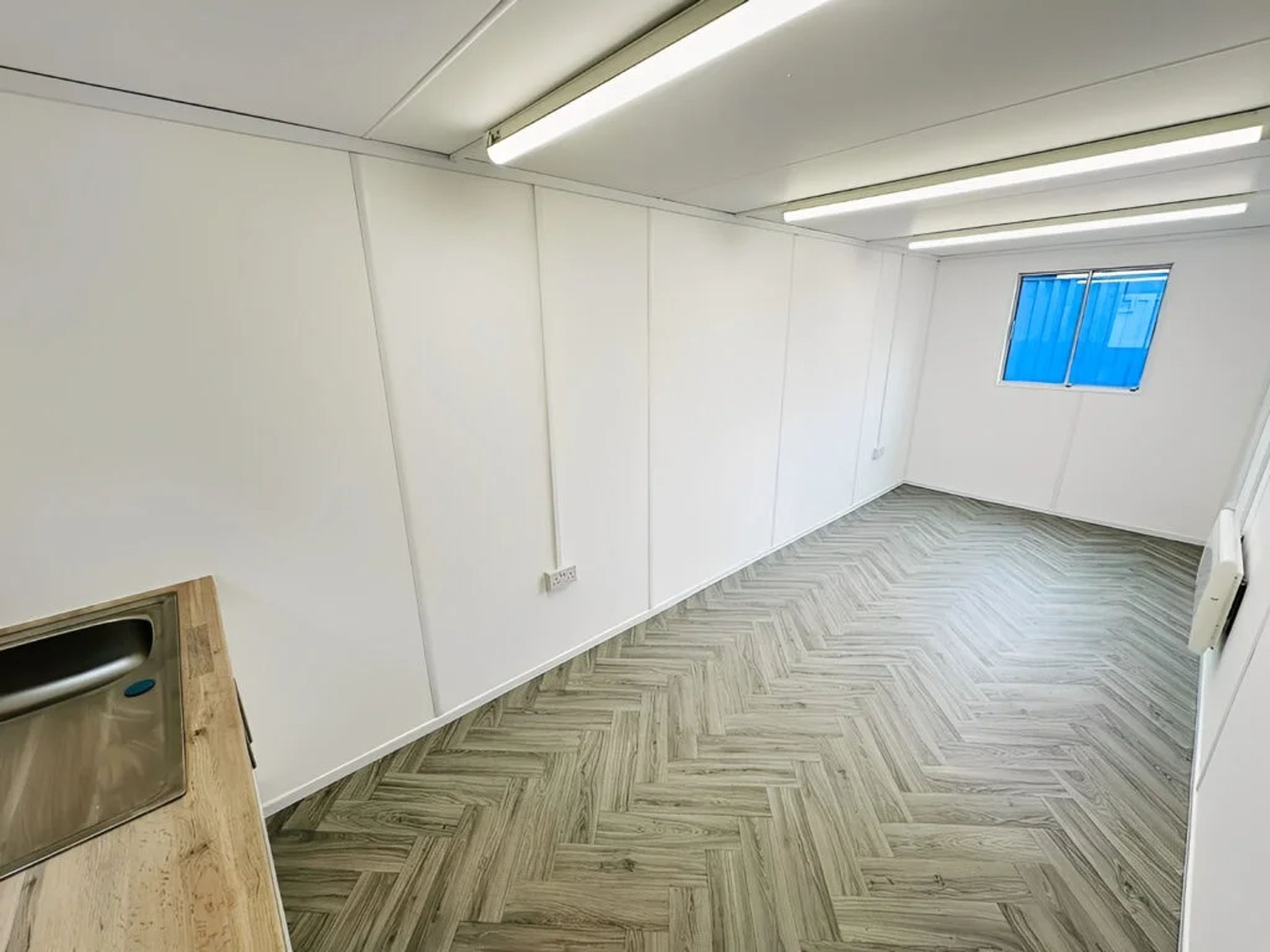 21ft x 8ft Office / Canteen Cabin – Refurbished Anti-Vandal Portable Building — view 6