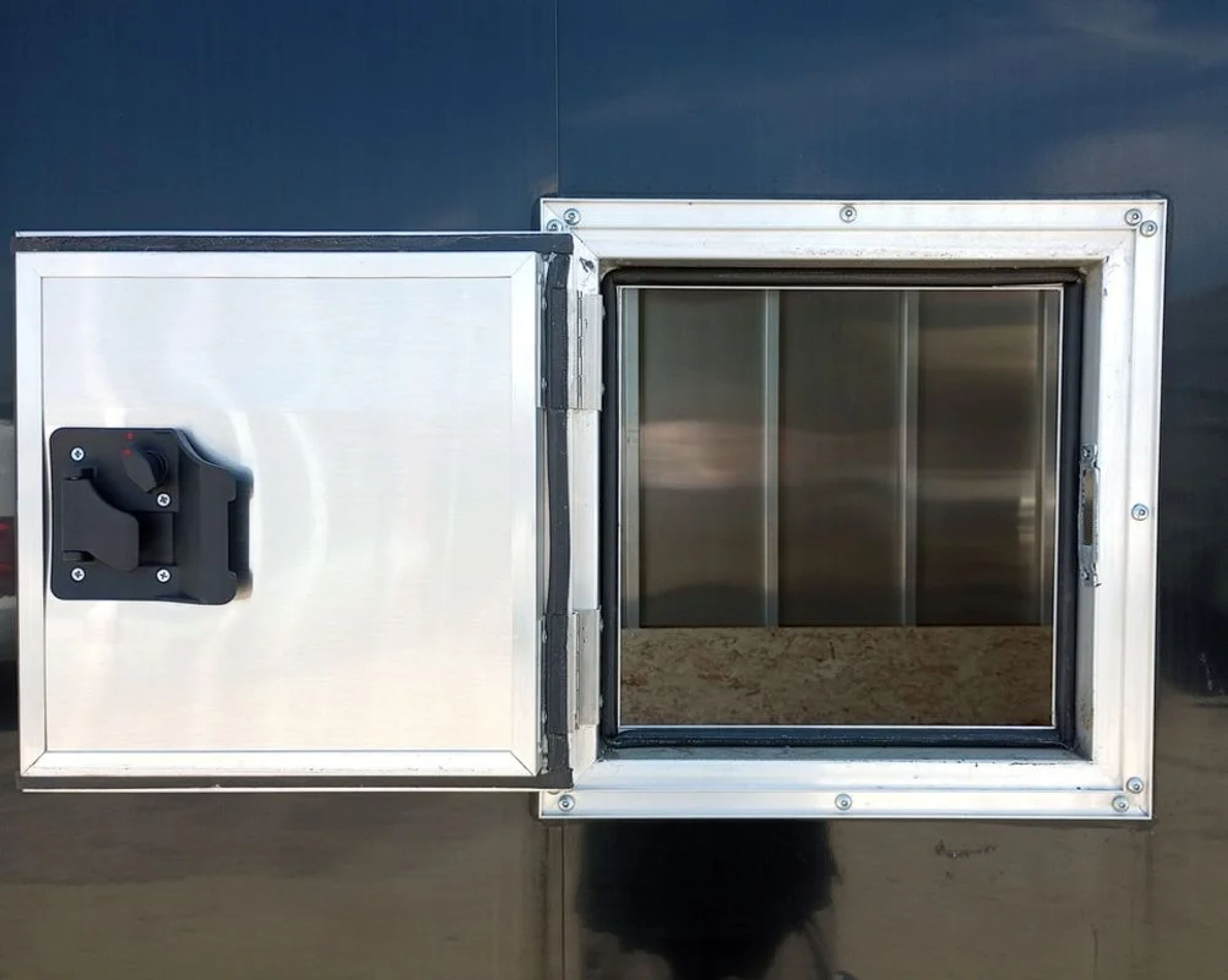 Mission Trailers 101×22 Aluminum 4-Place — view 7