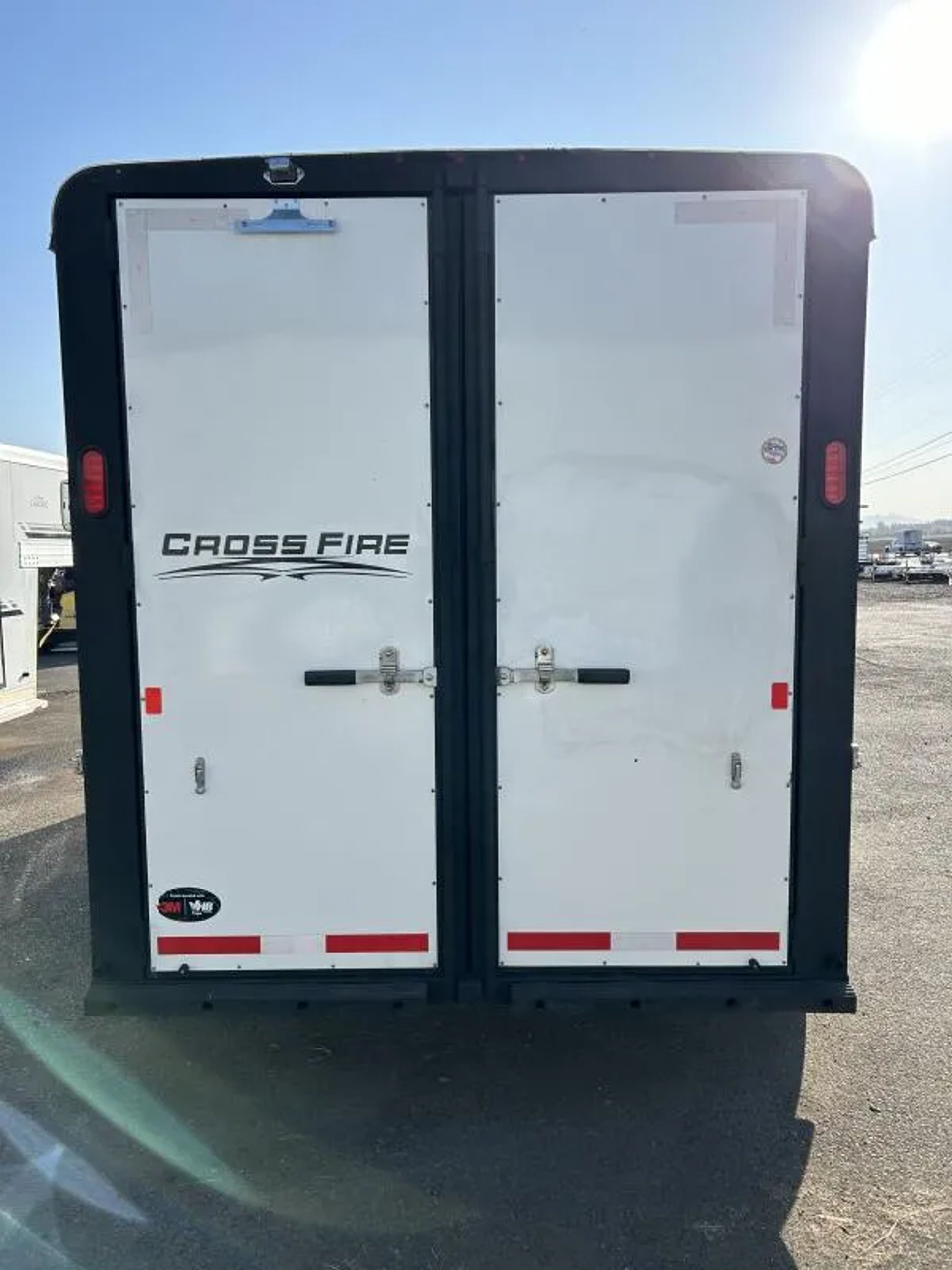 2022 Logan Coach Crossfire 3 Horse Gooseneck — view 14