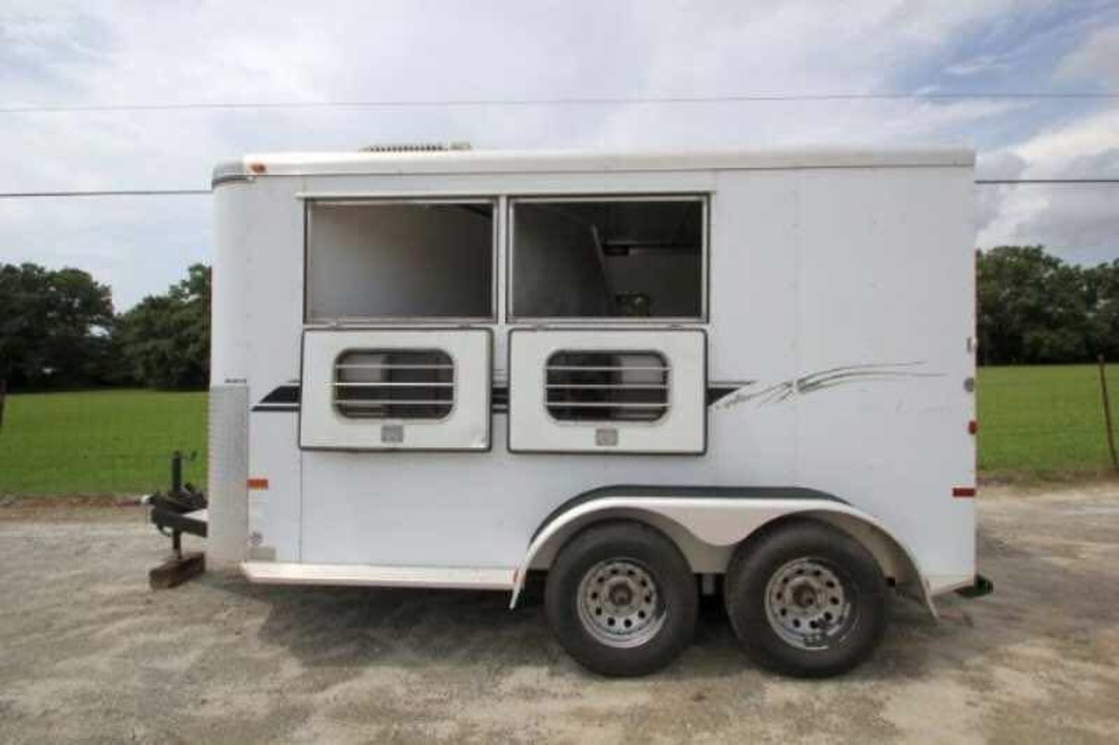 2003 Sundowner 2 Horse — view 2
