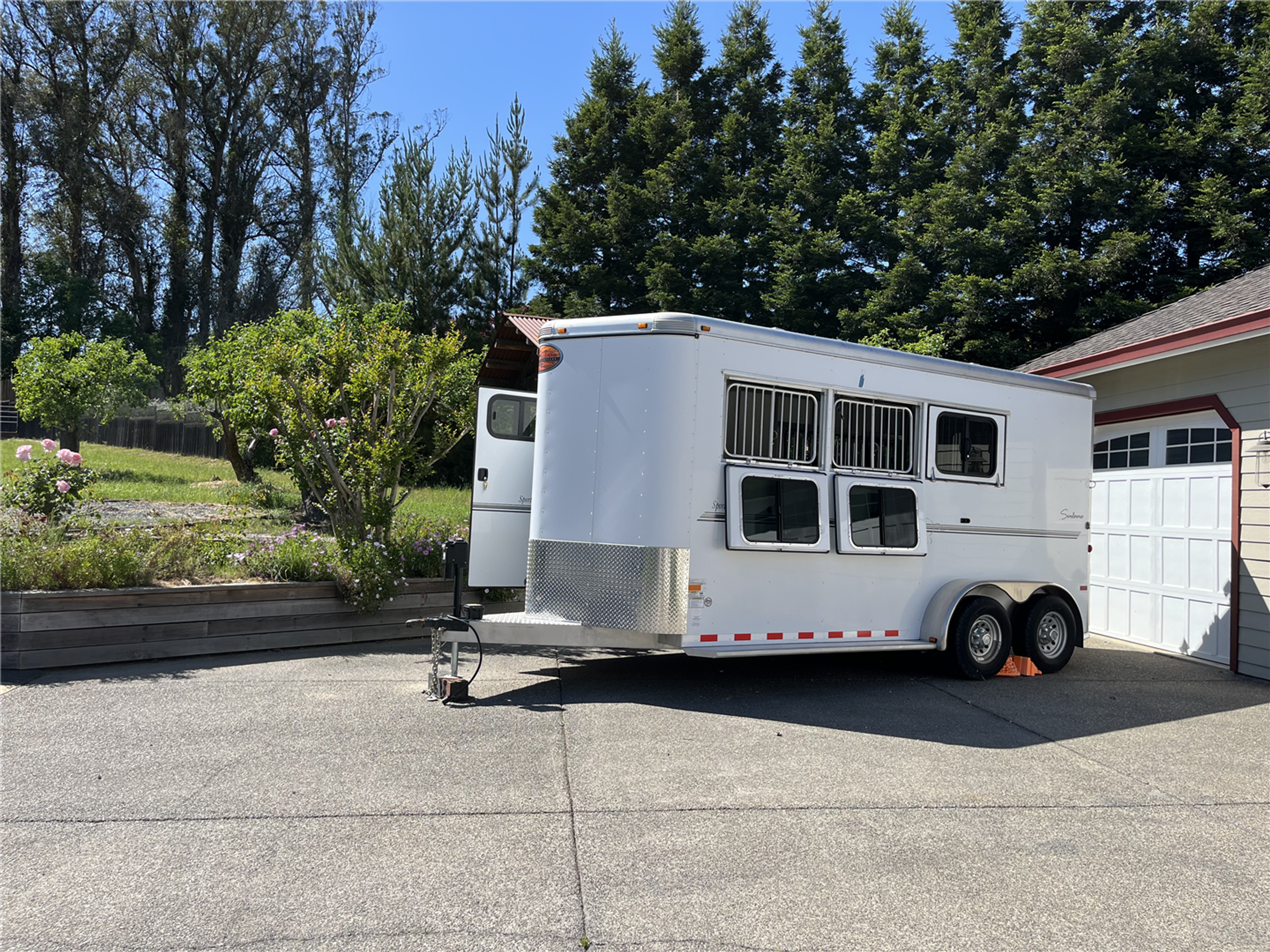 2013 Sundowner Trailers Sportsman 3 Horse Trailer