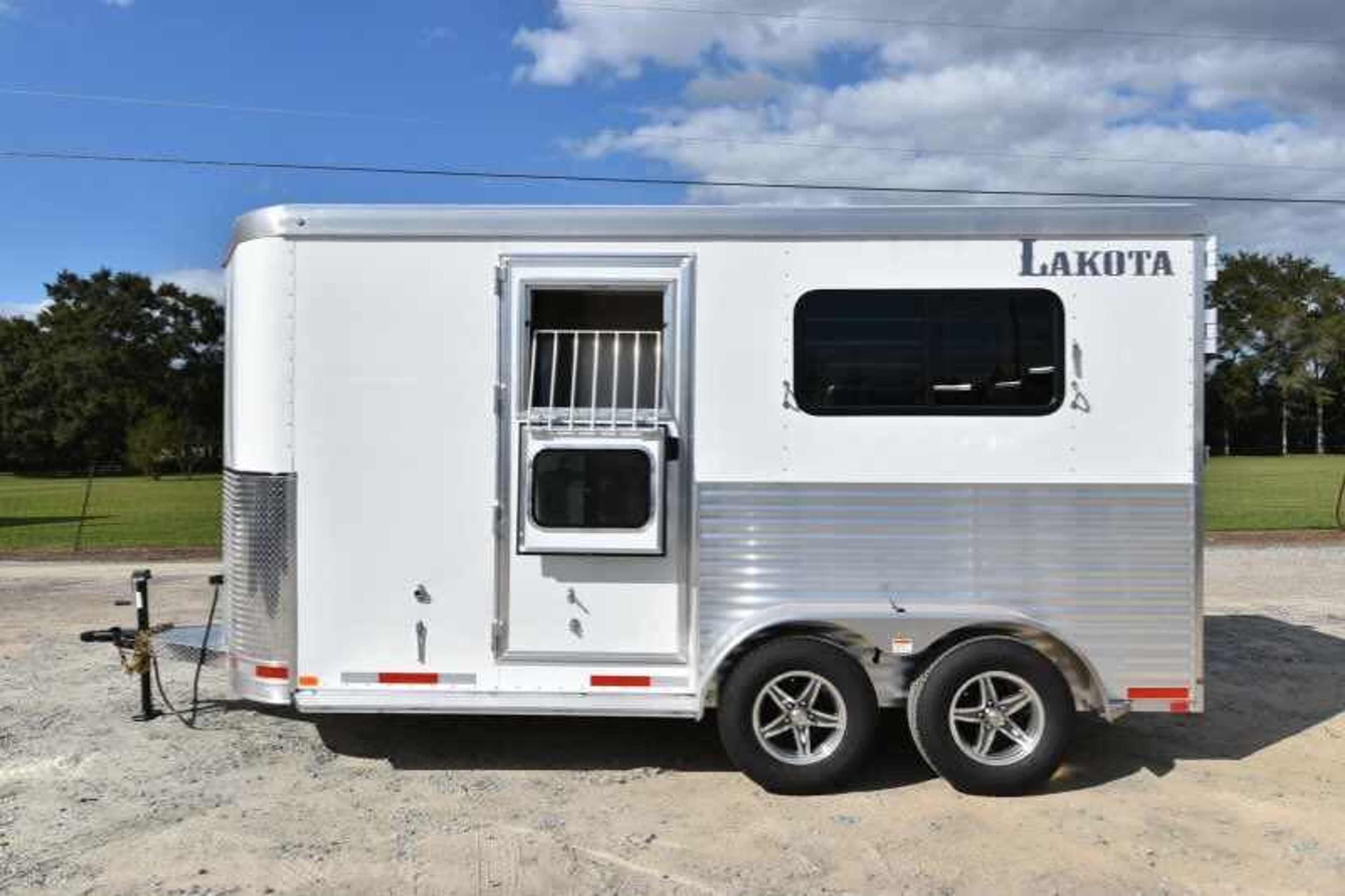 2018 Lakota 2HBPST 2 Horse Trailer — view 2