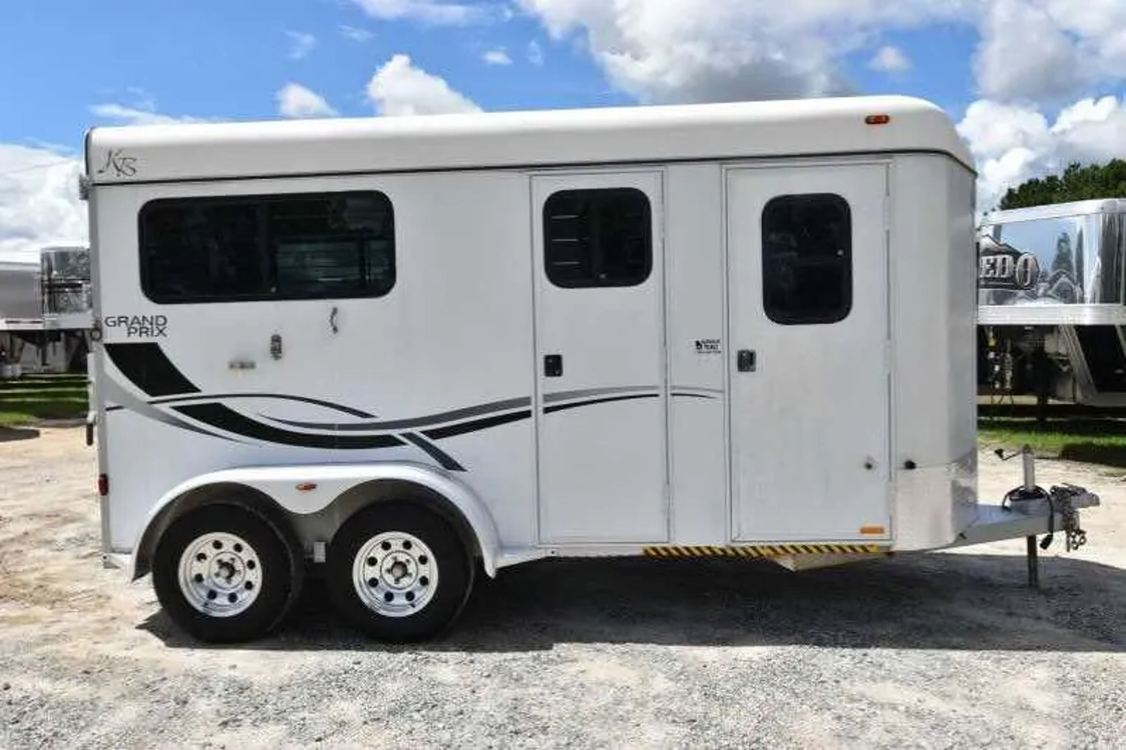 2002 Kiefer Built 2 Horse Bumper Pull — view 16