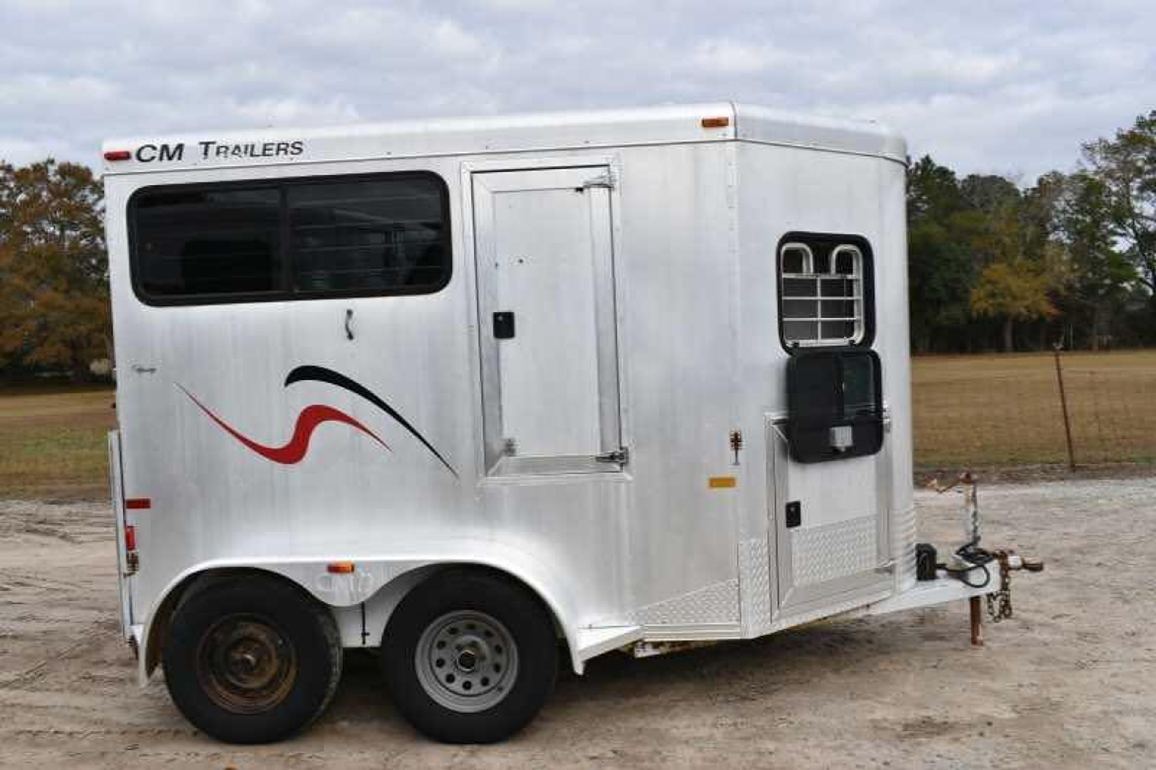 2001 CM Odyssey 2 Horse Trailer — view 13