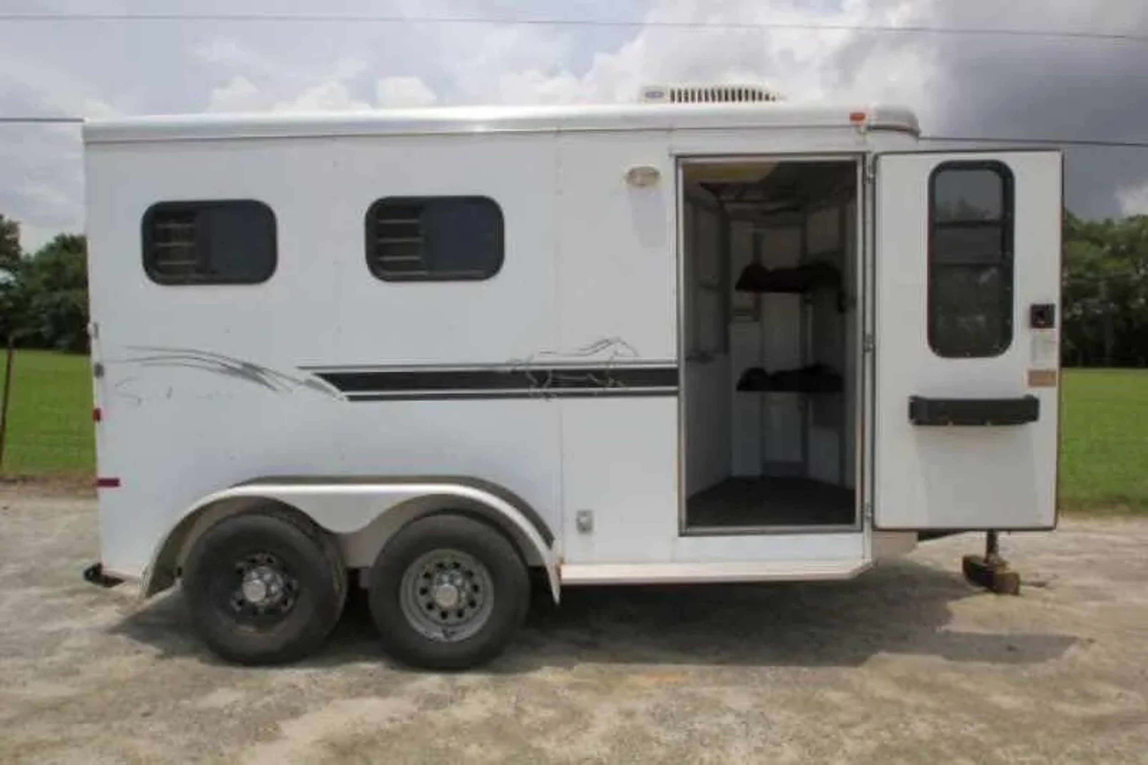 2003 Sundowner 2 Horse — view 11