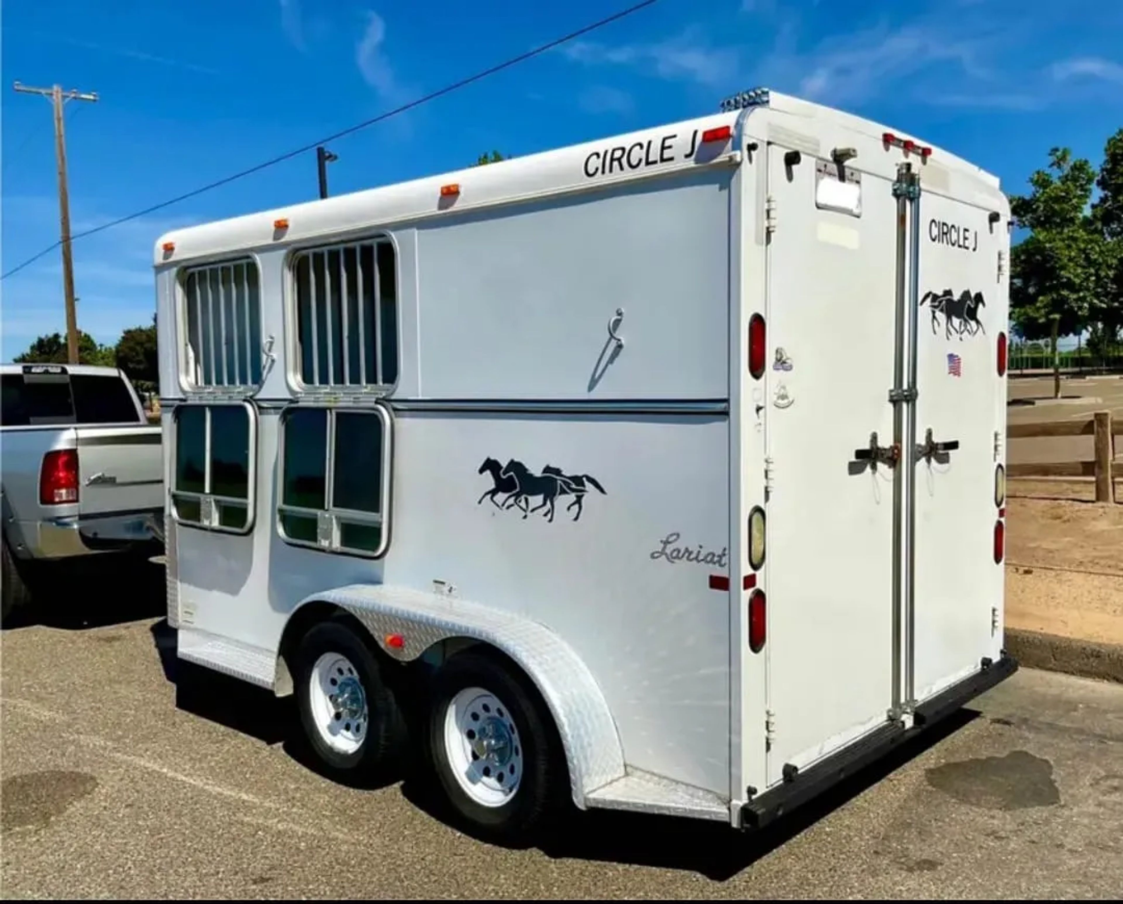 2007 Circle J 2 Horse Trailer Slant Load — view 18