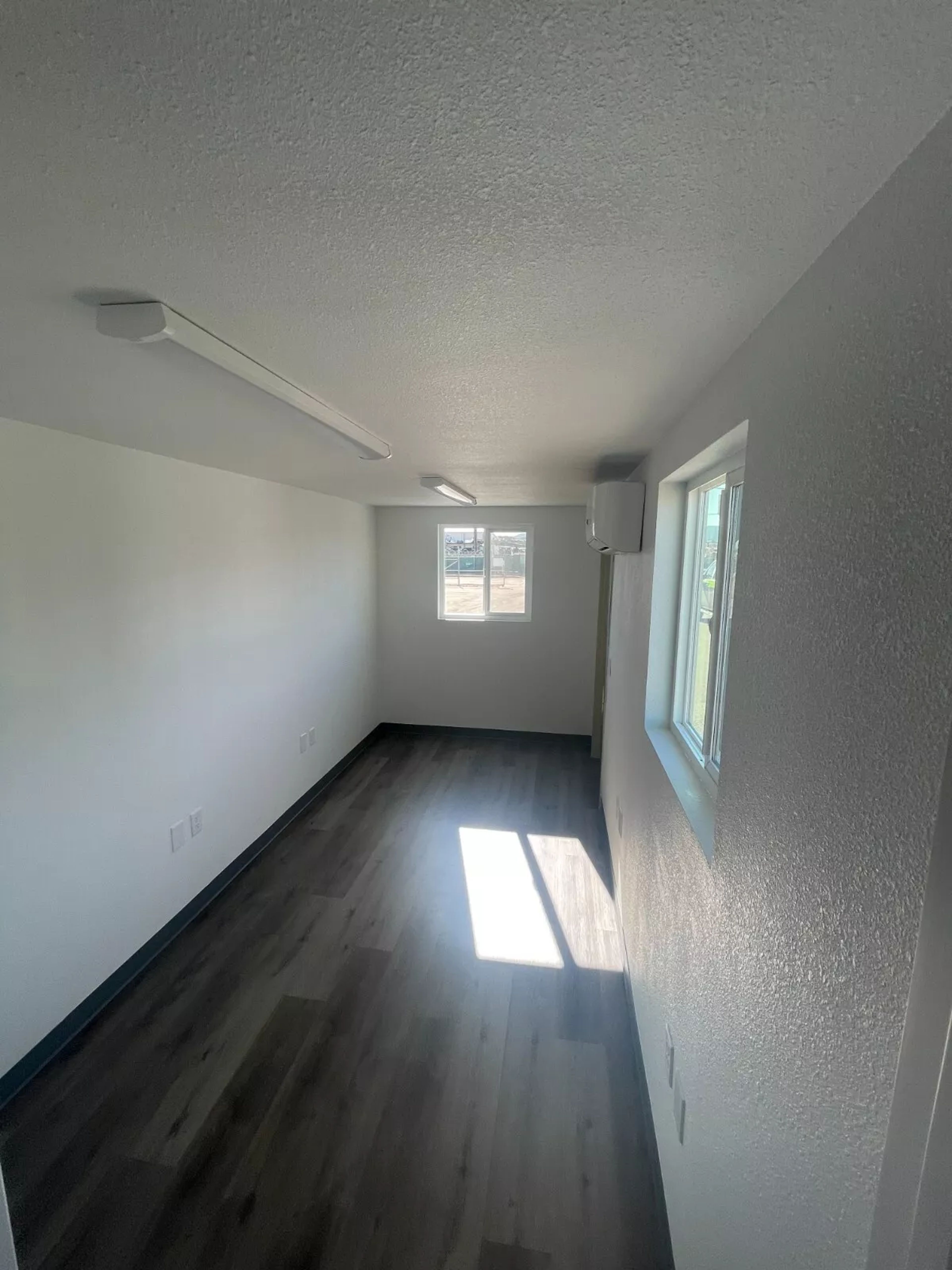 20 foot office refurbished shipping container — view 3