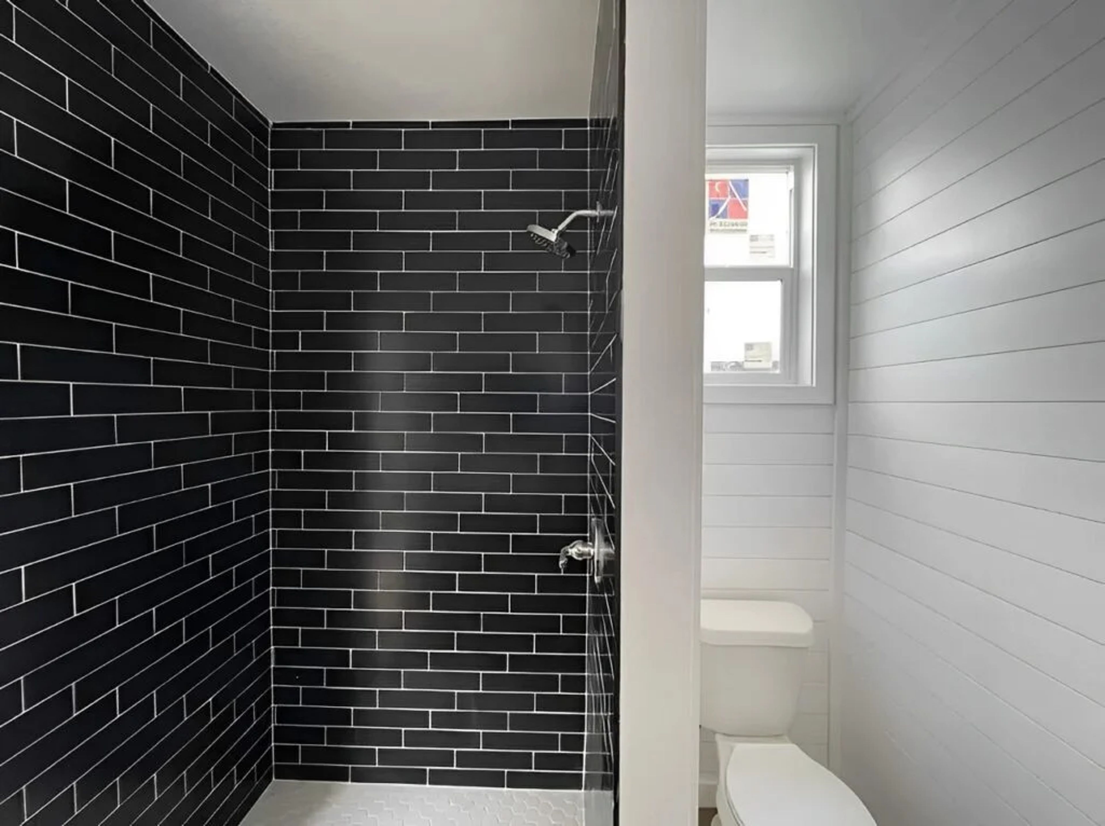 Customized 40ft Shipping Container Made into Luxurious 1 Bedroom — view 4