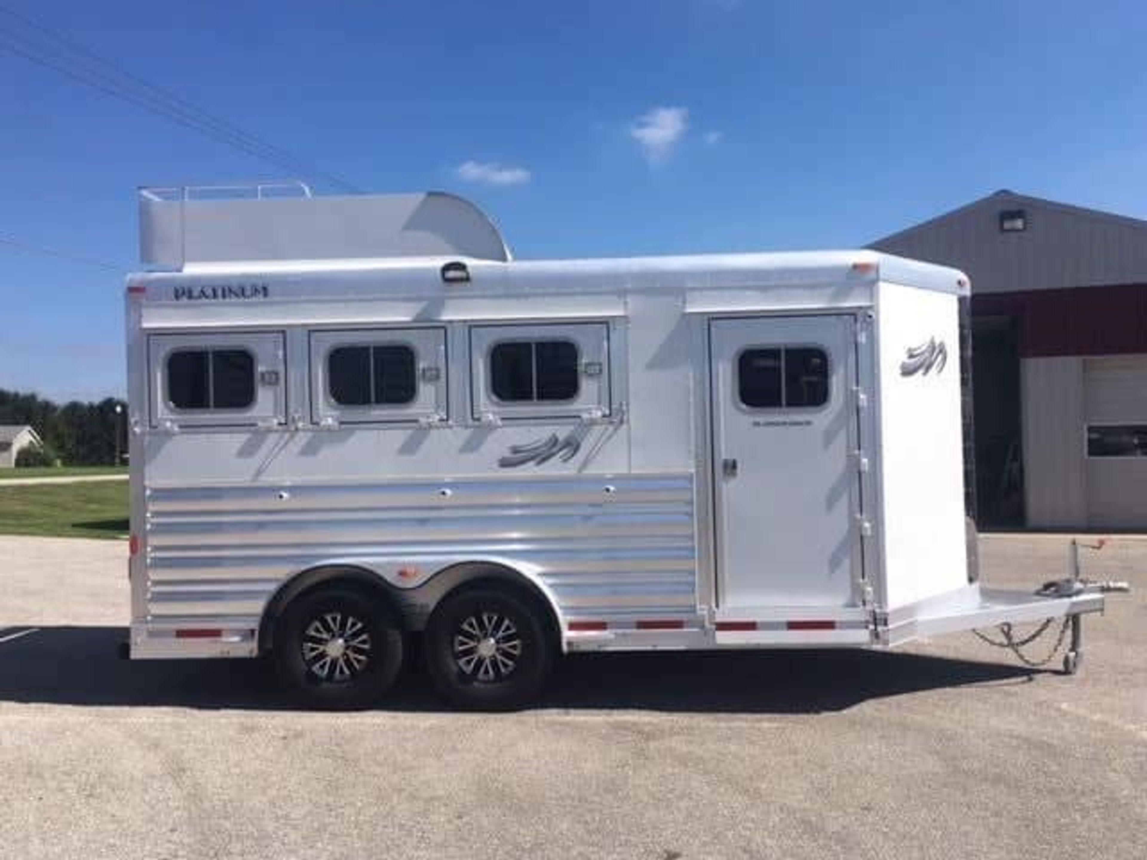 2018 Platinum Coach 3 Horse Bumper Pull — view 9