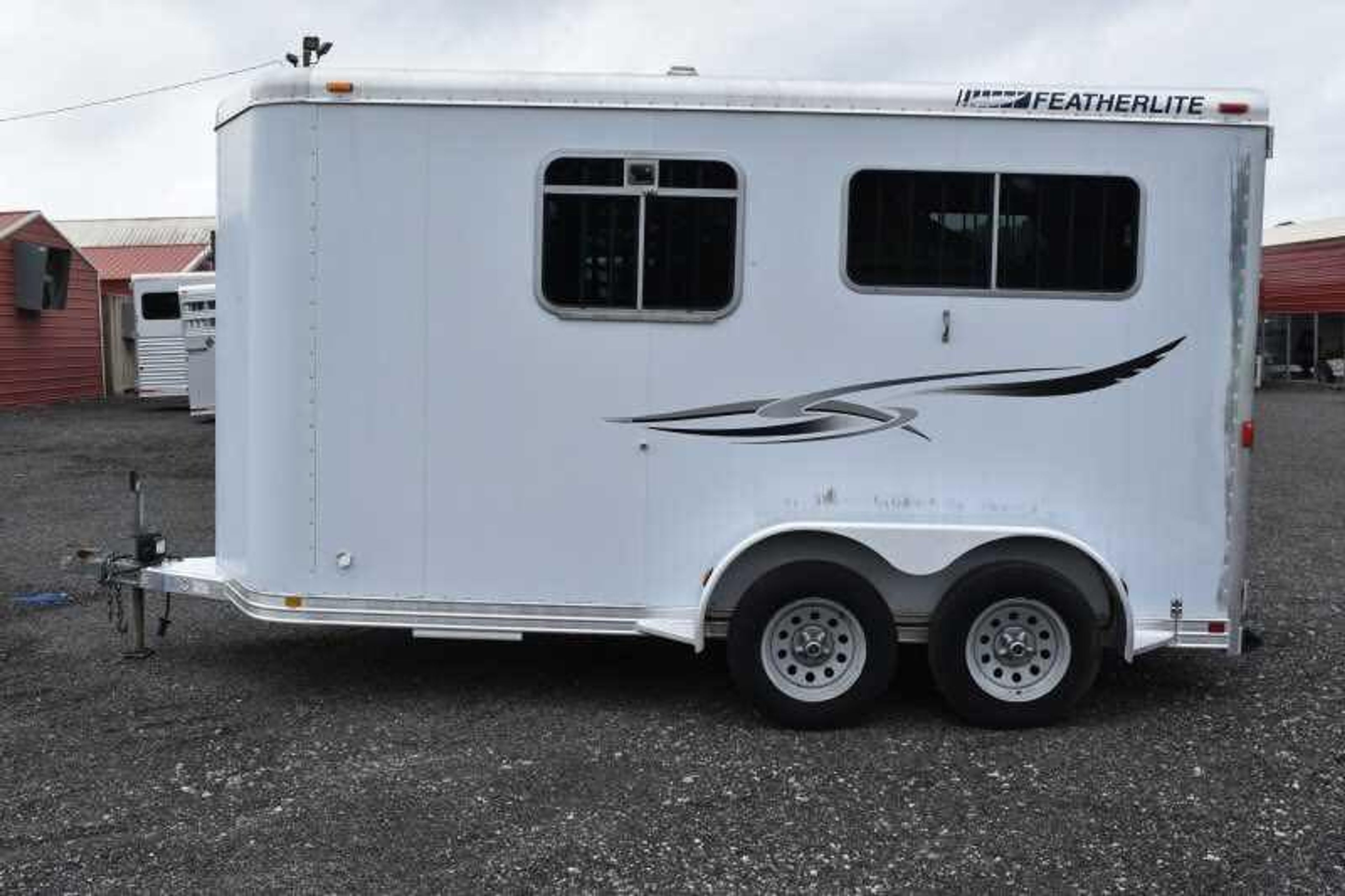 2003 Featherlite 2HST 2 Horse Trailer — view 3