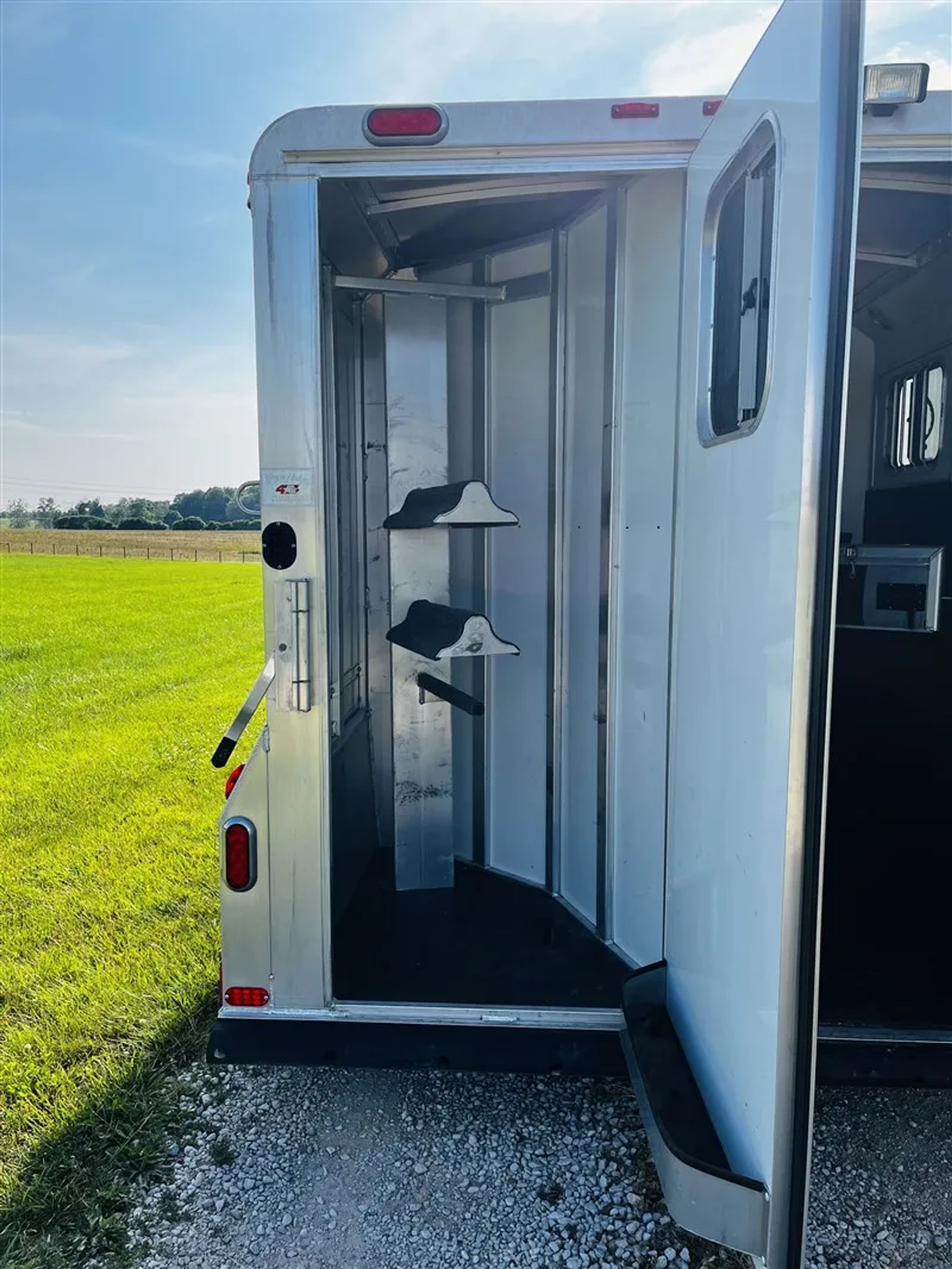 2015 4 Star 2 Horse Slant Load Bumper Pull — view 8