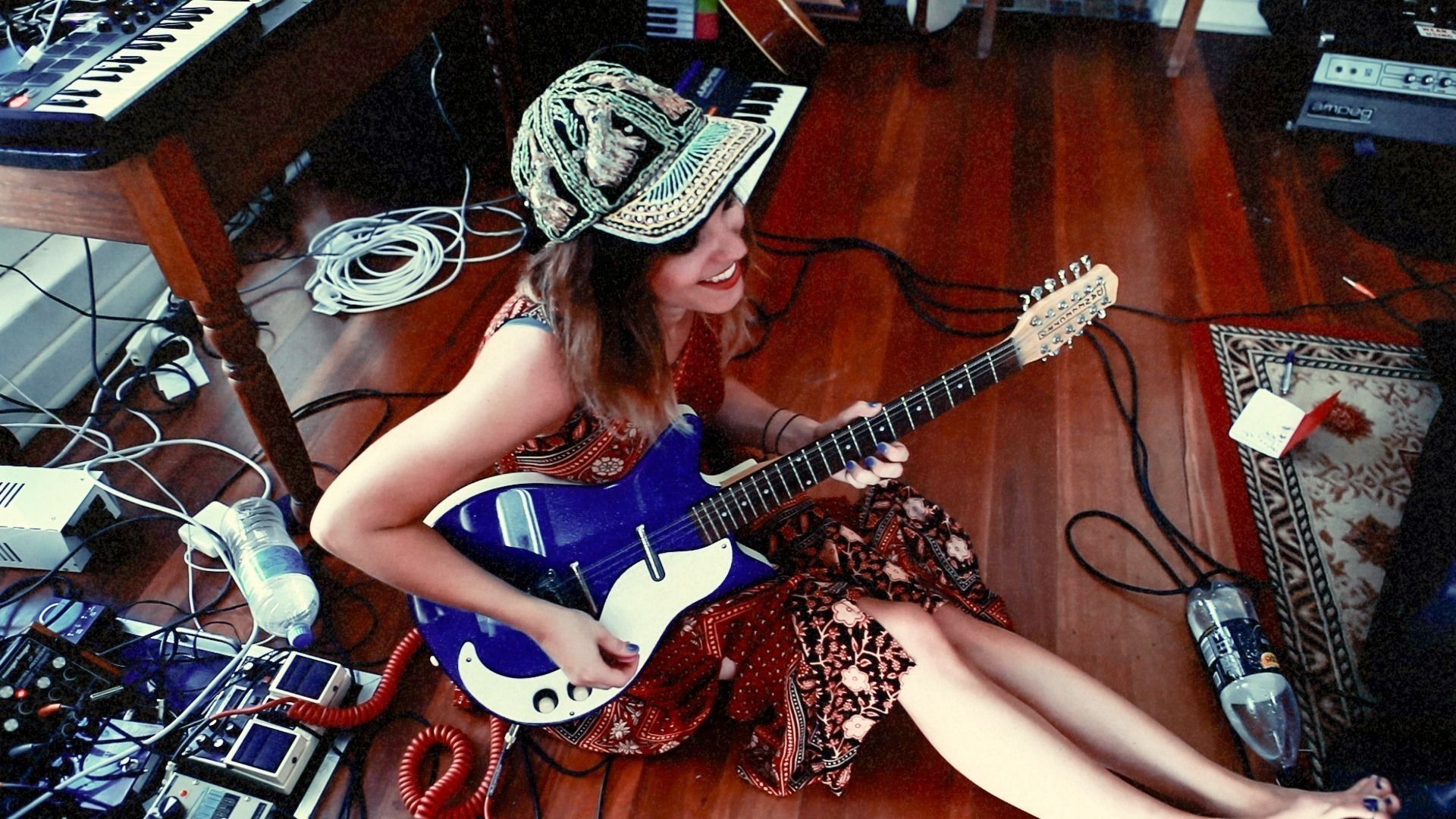 MELODY’S ECHO CHAMBER Shares New Single “Norfolk Hotel” ~ ‘Unfold’ out September 30th