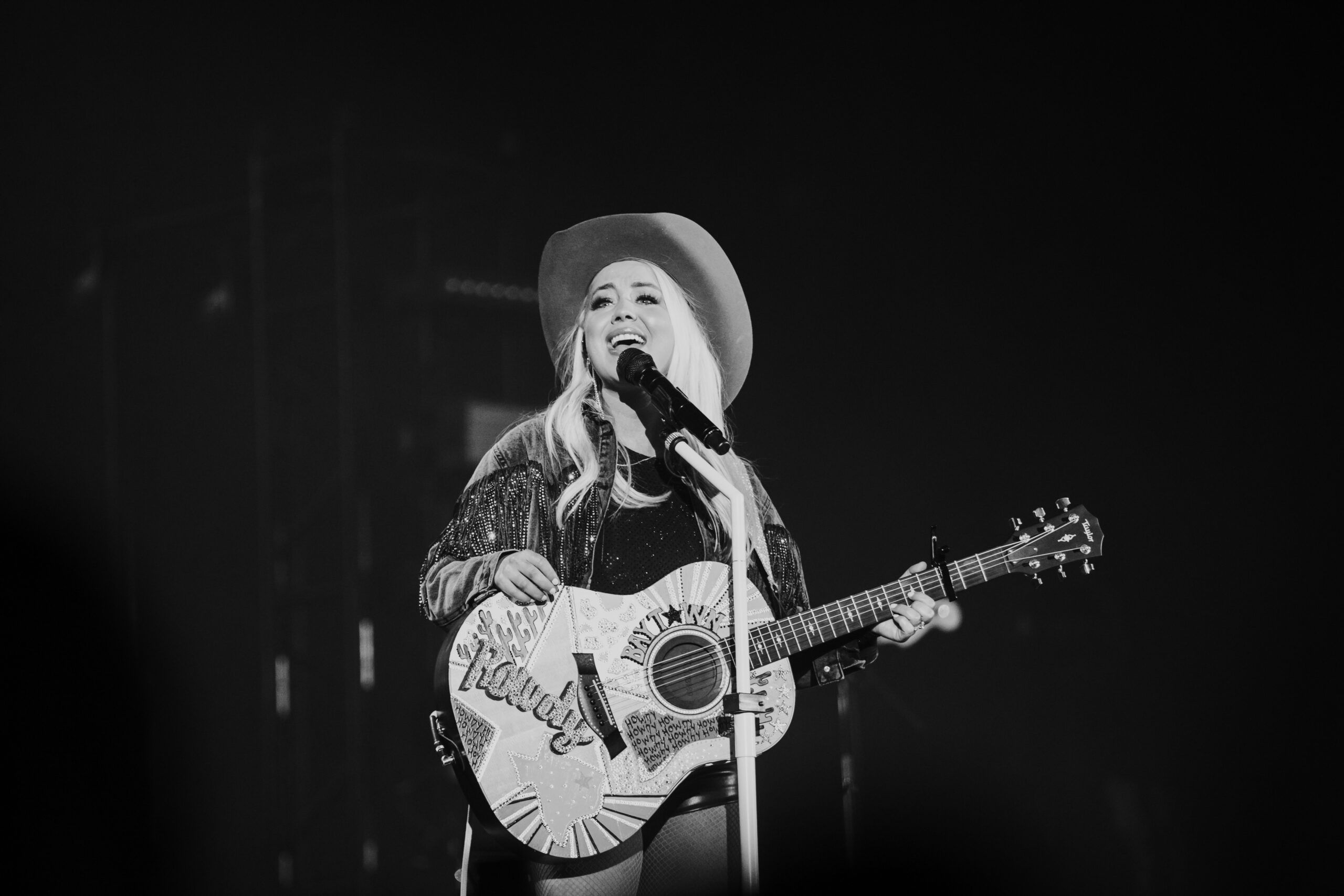 RAELYNN WRAPS RUN ON KANE BROWN’S BLESSED & FREE TOUR (Pictures)