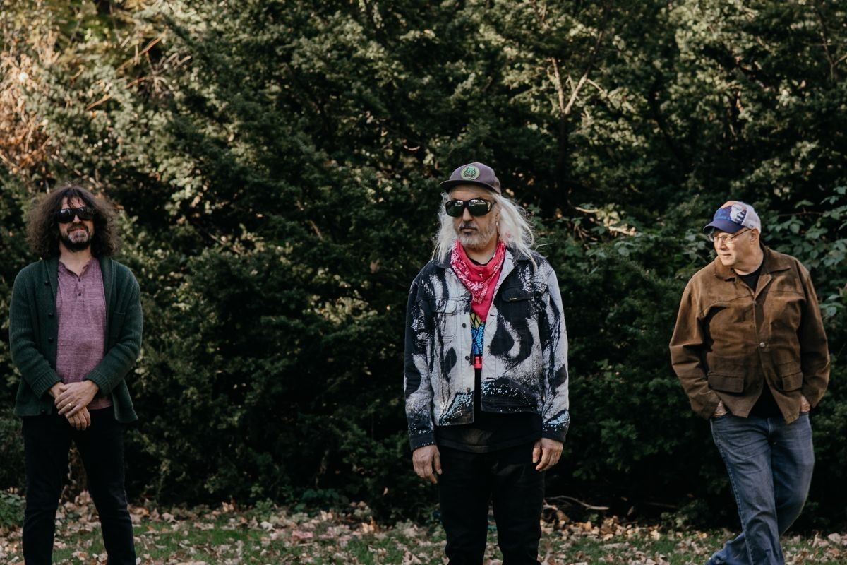 Dinosaur Jr. Share “I Ran Away” and Announce Sweep It Into Space
