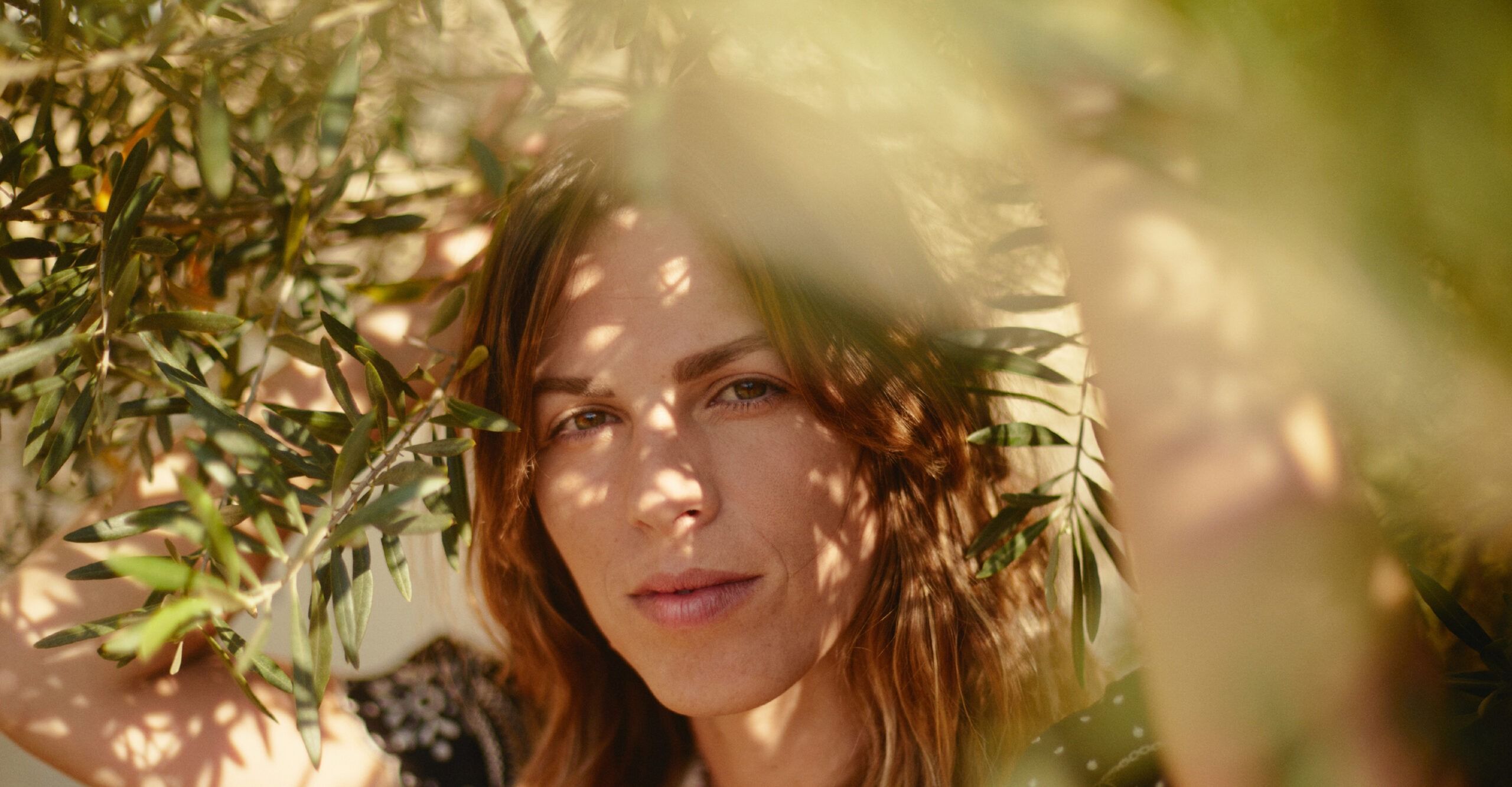 Melody’s Echo Chamber: Looking Backwards :: Official Video
