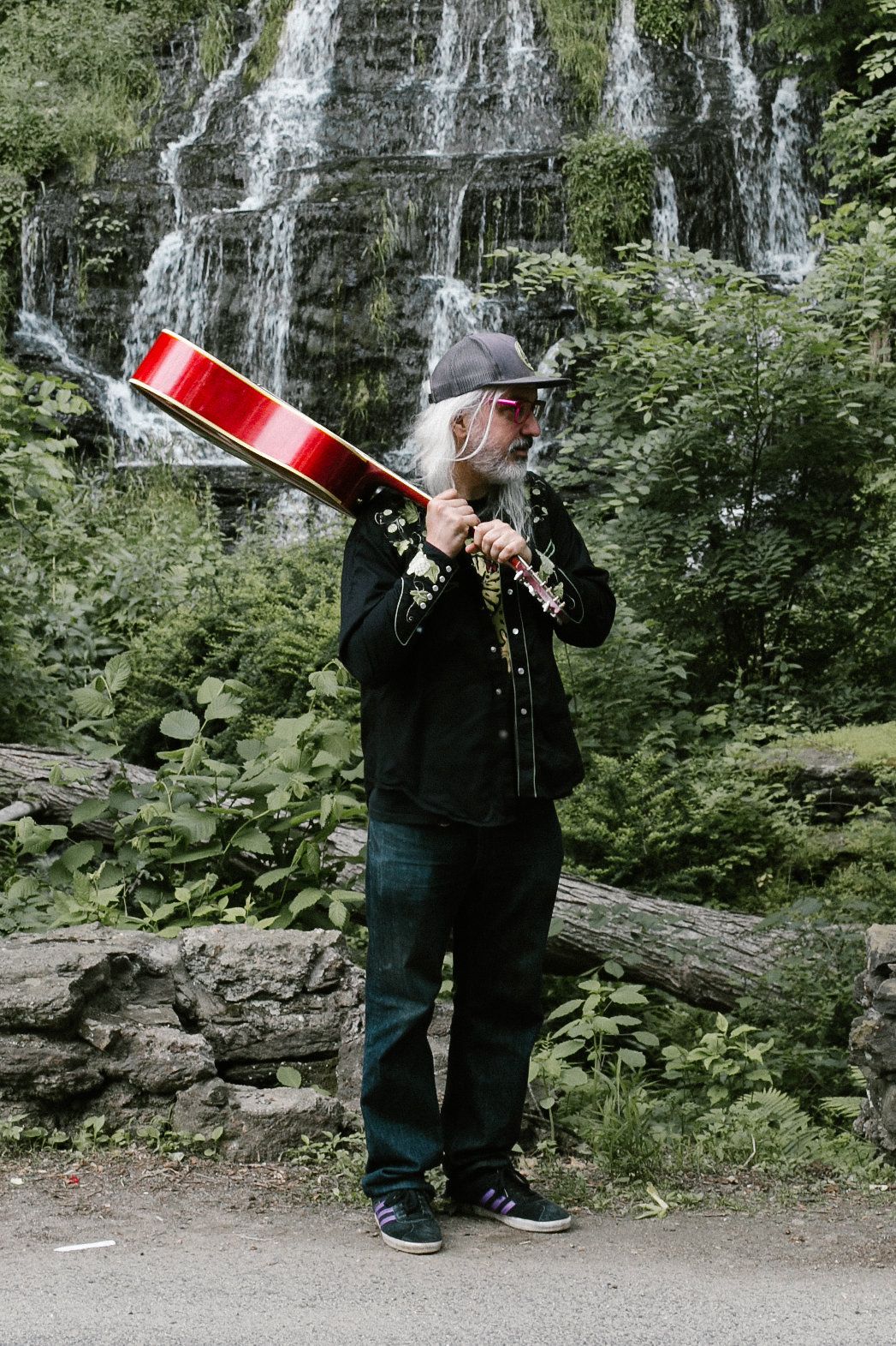 J. Mascis Covers “Don’t Do Me Like That”