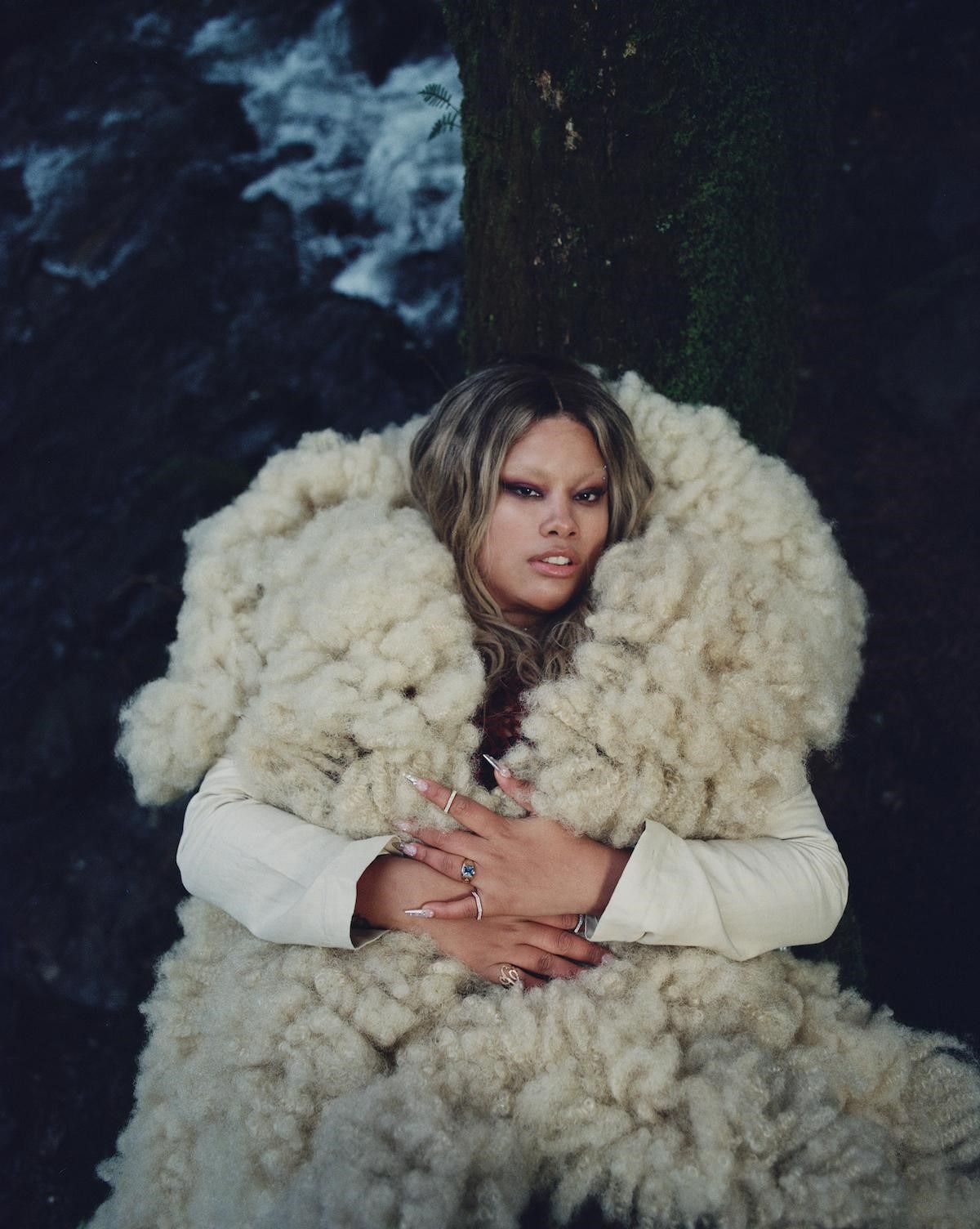 SHYGIRL SHARES NEW SINGLE “COME FOR ME”