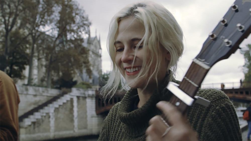 Helena Deland – There Are a Thousand & Two Queries | A Take Away Show