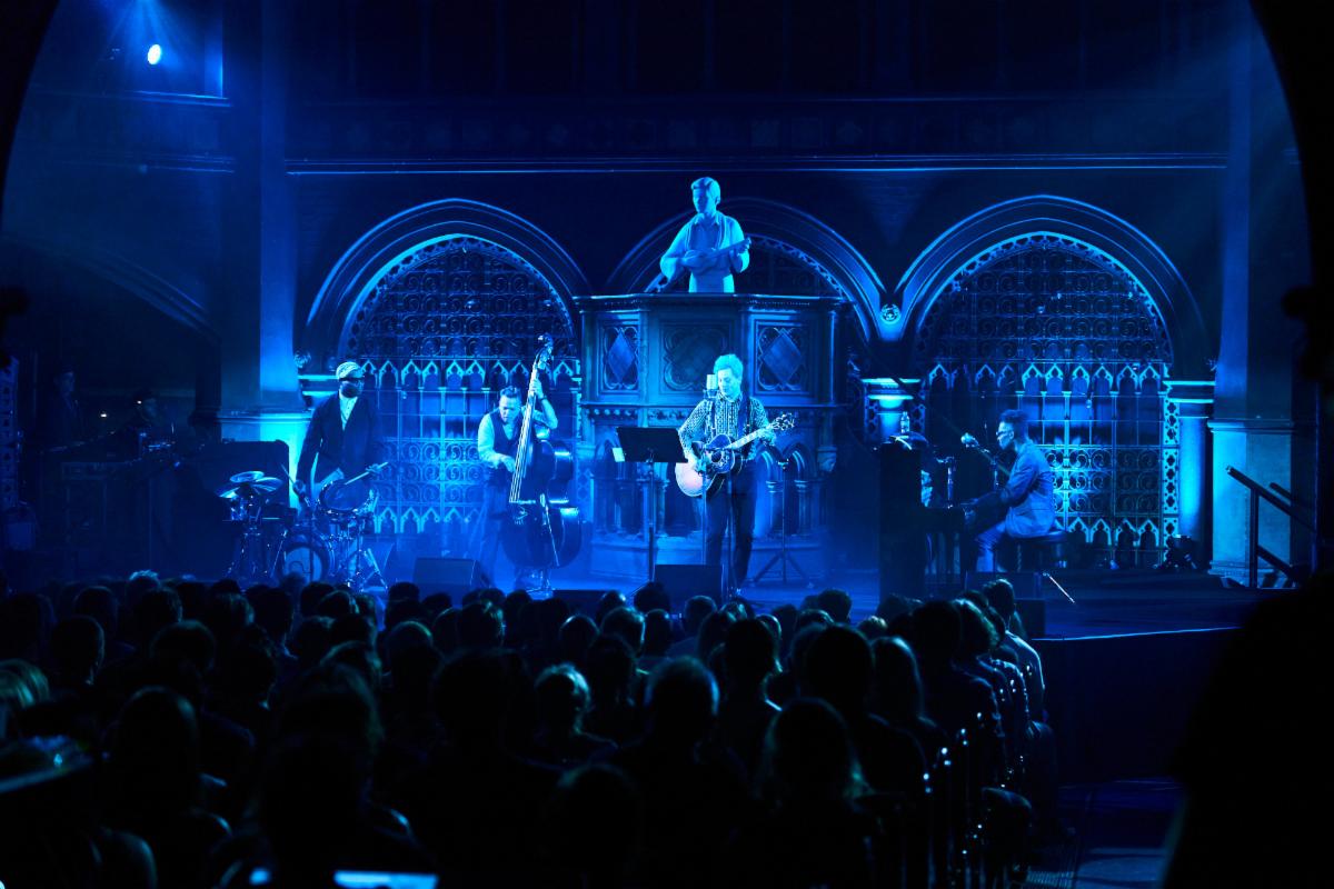 Jack White shares live clip of “A Madman From Manhattan” from intimate London show