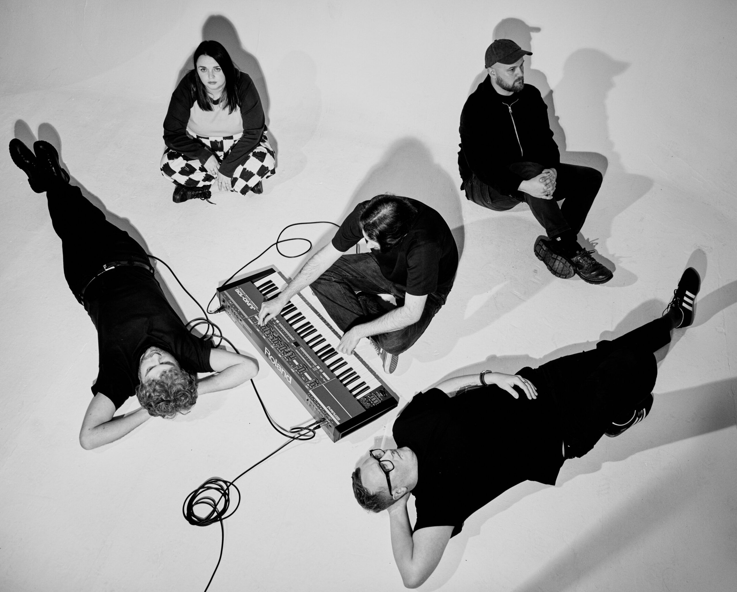 Tokyo Tea Room Release Dreamy New Single “Eyes Off You”