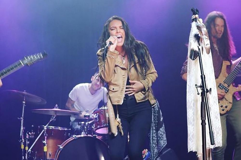 RISING COUNTRY STAR JACLYN KENYON RELEASES VIDEO FOR SINGLE “WHEN WE LOVE”