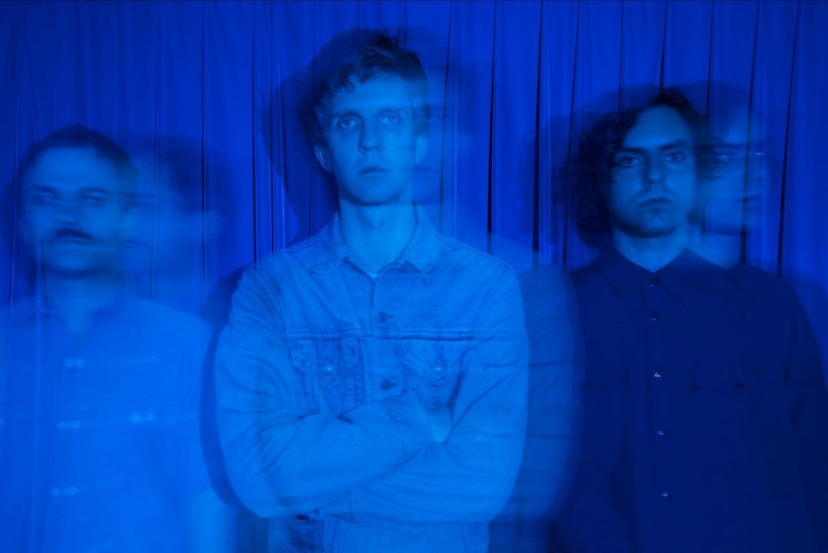Flat Worms Release New Single “The Aughts”