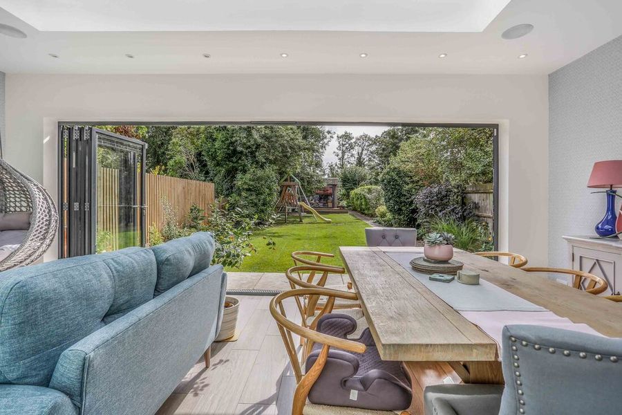 Grosvenor Avenue, SM5