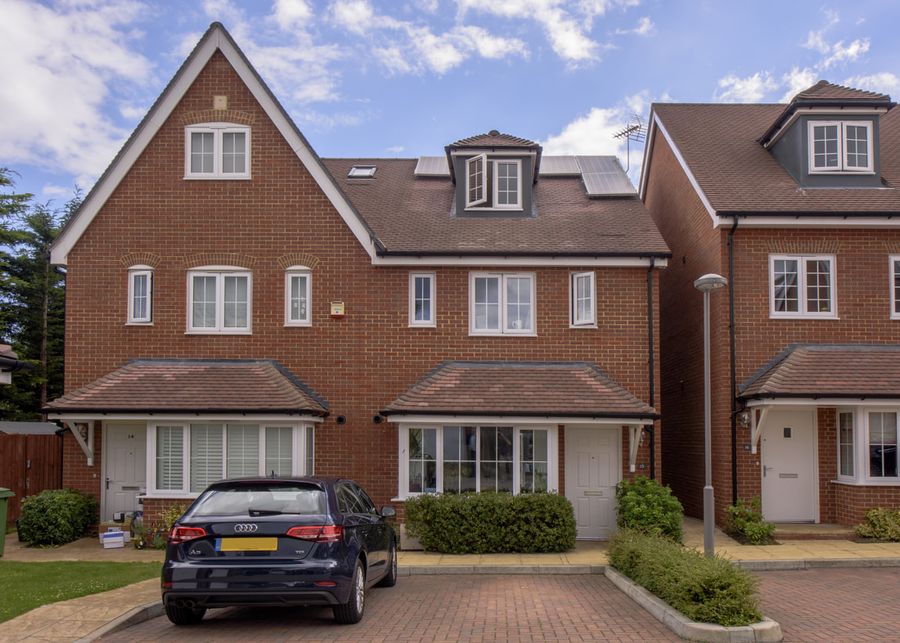 Diamond Jubilee Way, SM5