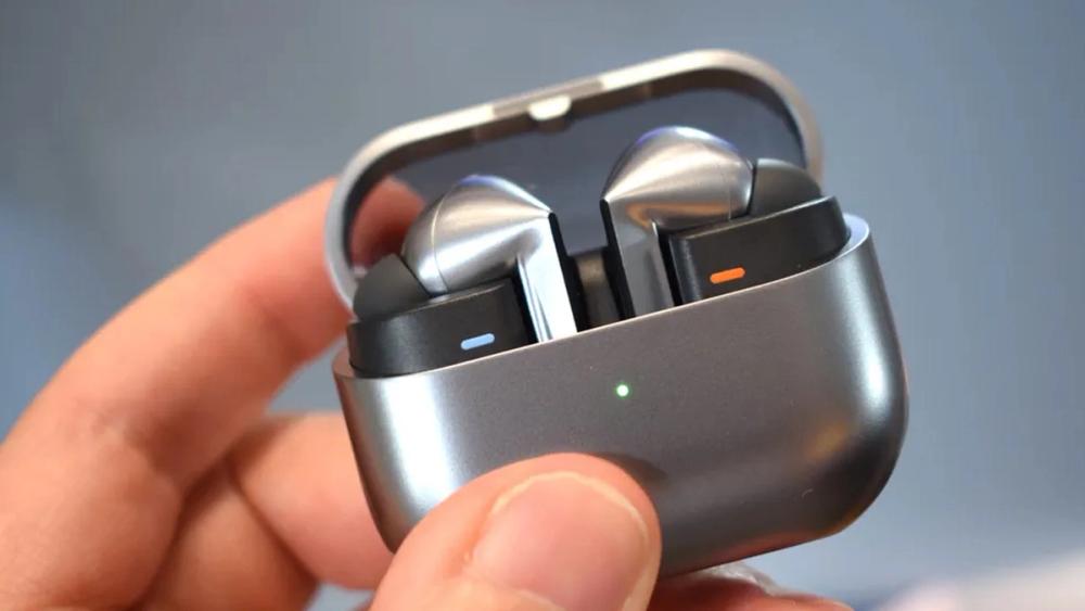 Galaxy Buds 3 Pro ve Buds 4 Pro için Yazılım Güncellemesi Yayında