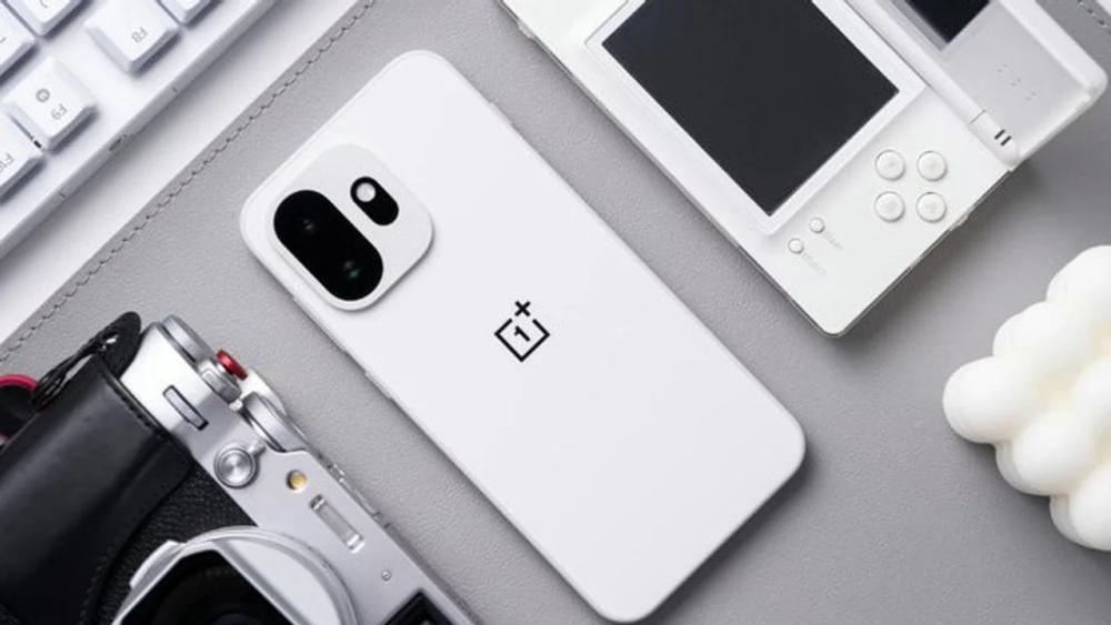 OnePlus 16 Sızdırıldı: Devrim mi Sonun Başlangıcı mı?