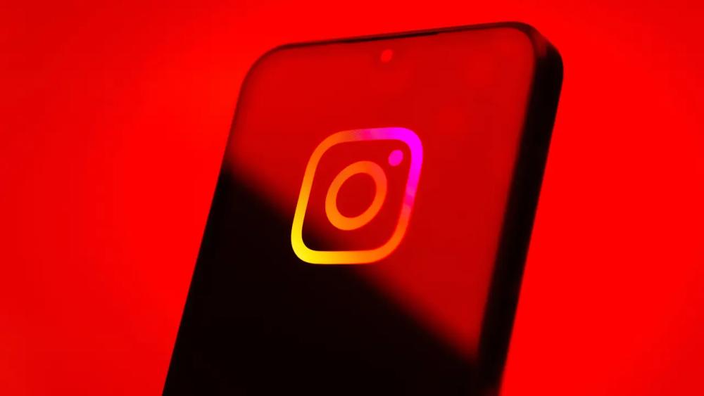 Instagram Profiller için Yapay Zeka Etiketini Test Ediyor