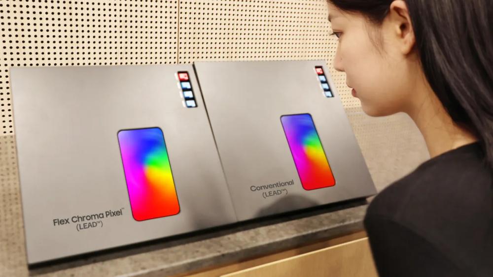 Samsung Telefon Ekranında Devrim Yarattı