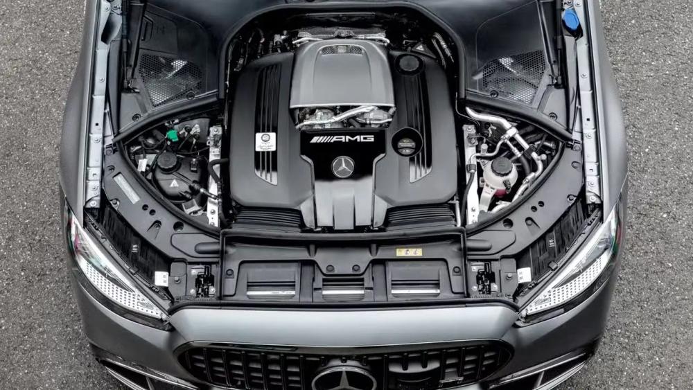Mercedes-AMG’den Beklenen Hamle: V8 Motorlar Geri Dönüyor!