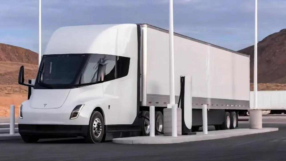 Tesla’dan Elektrikli Tırlar için Ucuz Şarj Cihazı