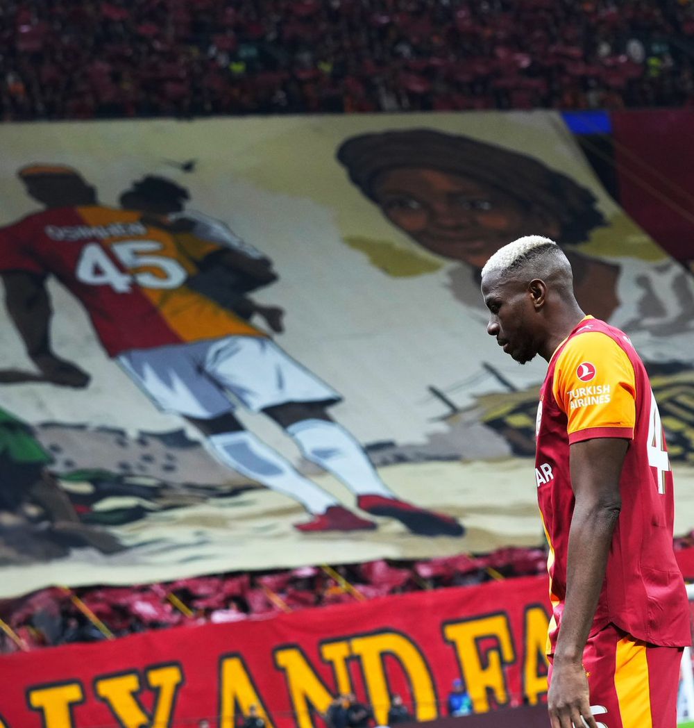 Osimhen'den gözyaşlarına boğan itiraf: "Koreografi beklenmedikti, annemi ve kızımı görünce çok duygulandım"