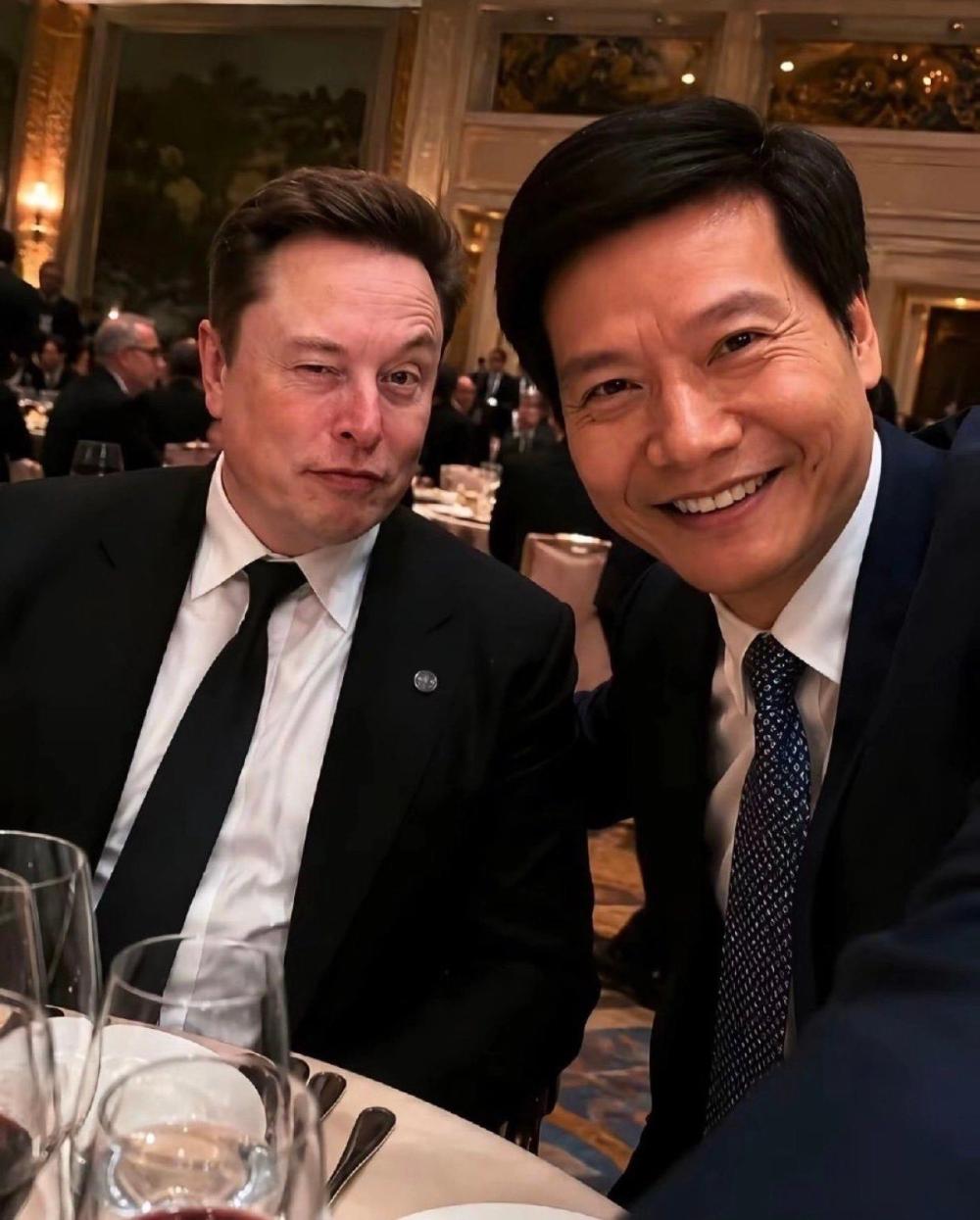 Dünyanın en zengin iki CEO'sundan tarihi kare: Lei Jun ve Elon Musk yan yana!