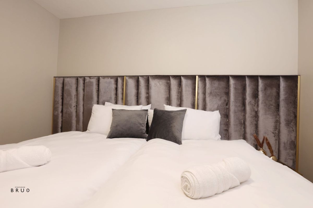 6 Bedroom in Kiryat Sanz