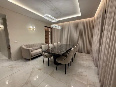 Luxurious high-end 3-bedroom apartment photo 3