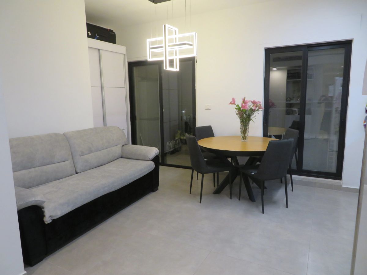 Beautiful and spacious 1 Bedroom in Mekor Baruch