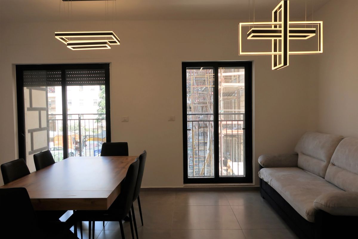 Spacious luxury 2 BR,2 BATHROOM in mekor baruch, AVAILABLE IMMEDIATELY photo 1
