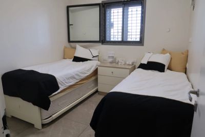 STUNNING 3 BED APT IN SCHNELLER photo 2