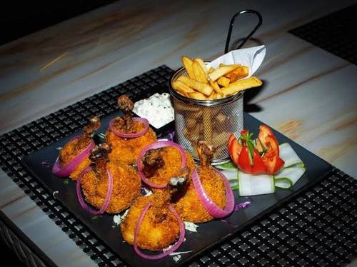 Lagos, Served Hot: A Nigerian Food & Neighborhood Crawl