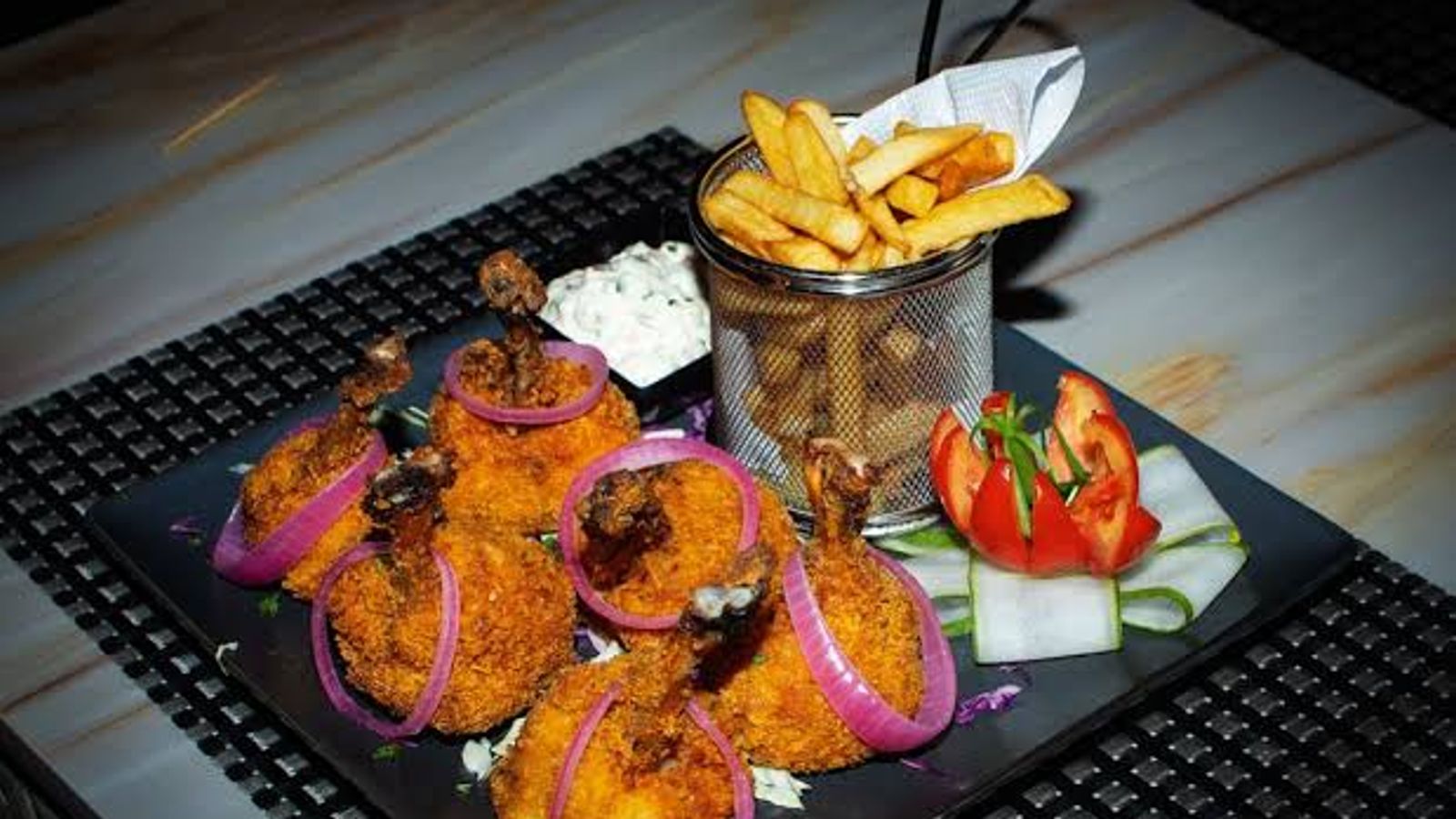 Lagos, Served Hot: A Nigerian Food & Neighborhood Crawl