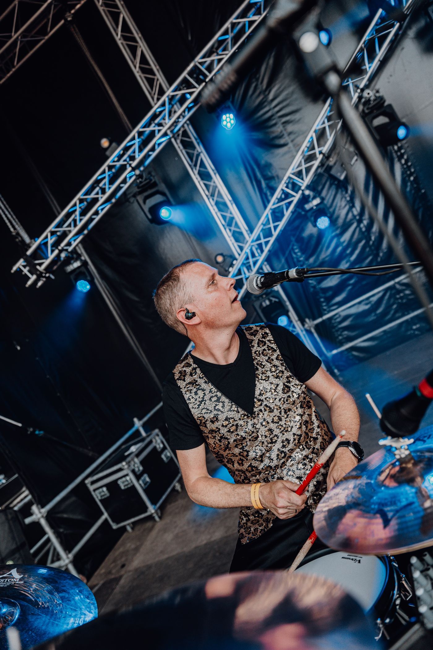 Piratenband Donders live op het podium