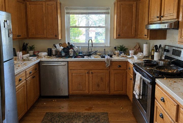 Example kitchen room before cleaning (illustrative)