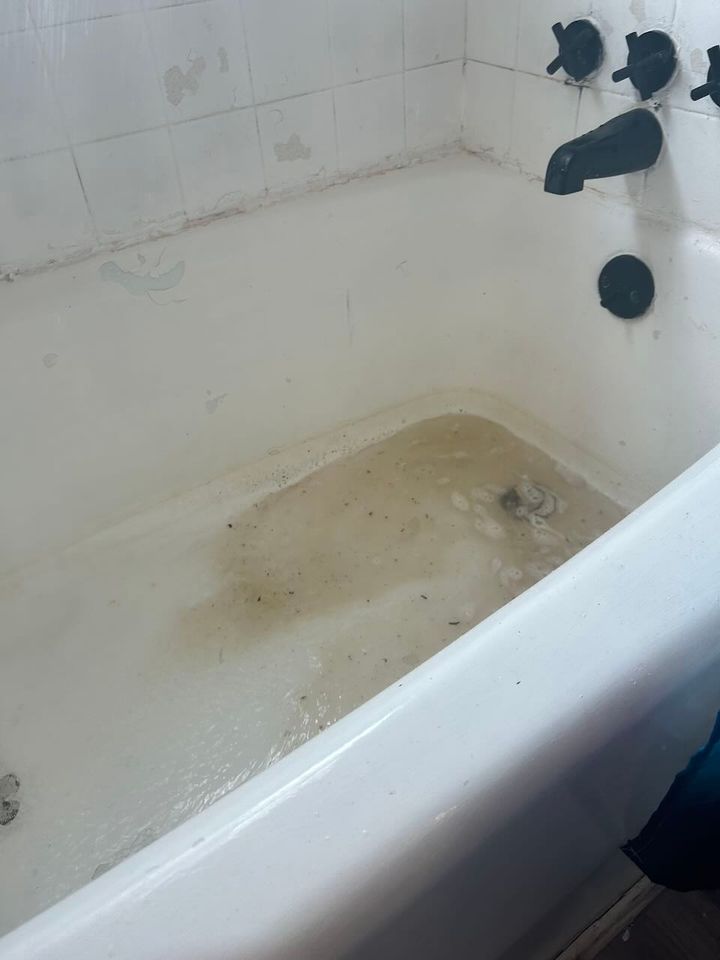 Tub before JNC cleaning — client home, Lynchburg area