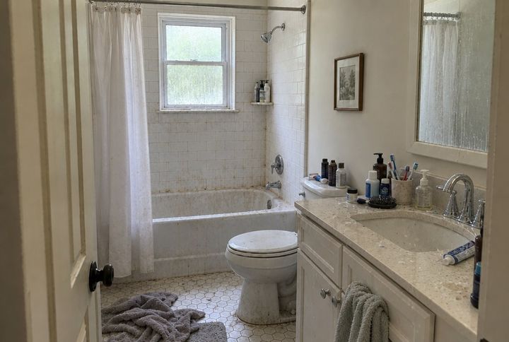 Example bath room before cleaning (illustrative)