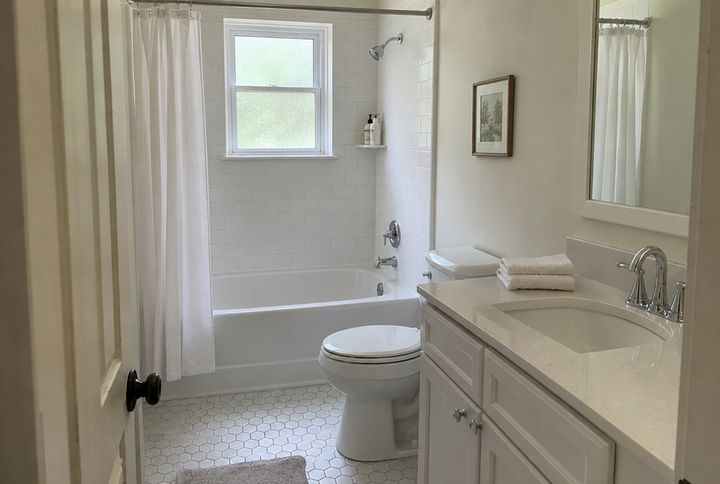 Example bath room after cleaning (illustrative)